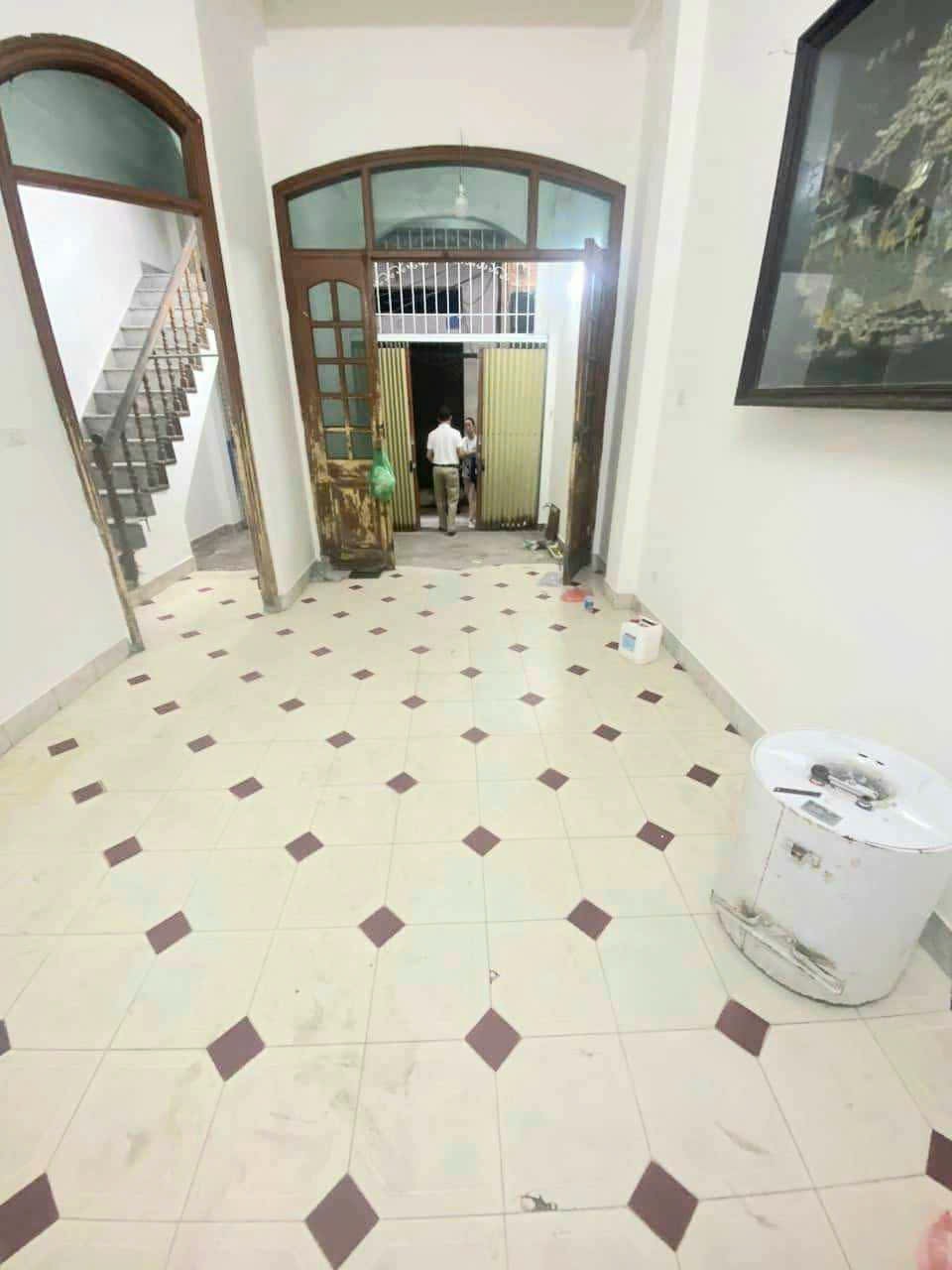 BÁN GẤP NHÀ VĨNH PHÚC BA ĐÌNH PHÂN LÔ  CÁCH 1 NHÀ RA MẶT PHỐ 40M X 4 TẦNG MT 4,8M 8,6 TỶ