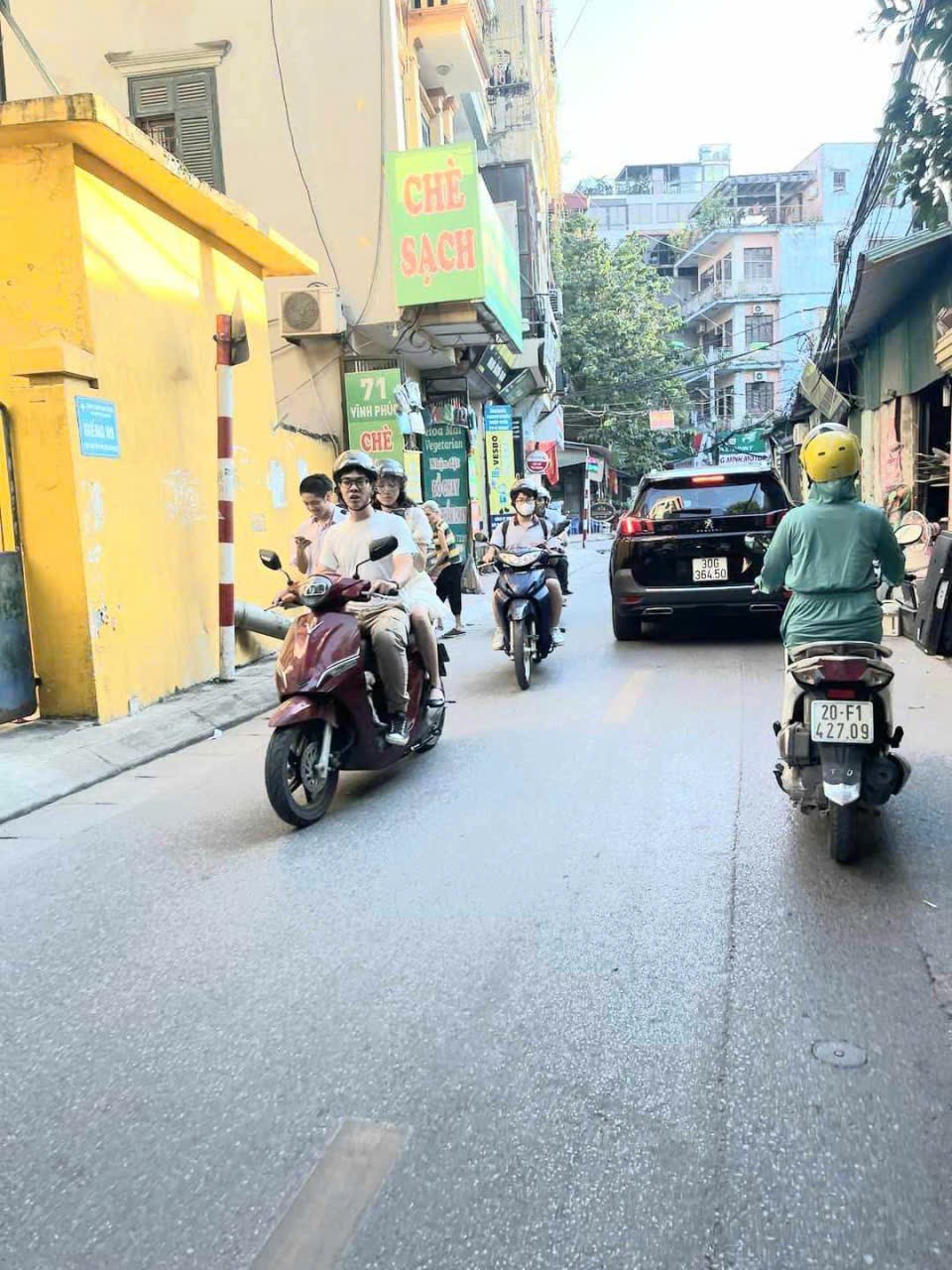 BÁN GẤP NHÀ VĨNH PHÚC BA ĐÌNH PHÂN LÔ  CÁCH 1 NHÀ RA MẶT PHỐ 40M X 4 TẦNG MT 4,8M 8,6 TỶ