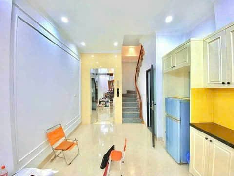 BÁN GẤP NHAD THỤY KHUÊ TT TÂY HỒ FULL NỘI THẤT 35M X 5 TẦNG 7,5 TỶ
