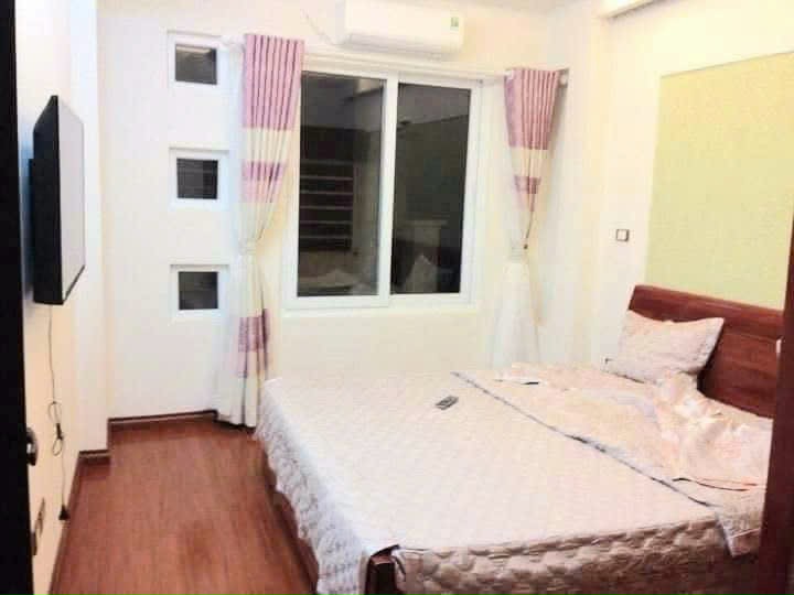 NHÀ ĐỘI CẤN TT BA ĐÌNH KD 40M X 5 TẦNG 8 , 6 TỶ