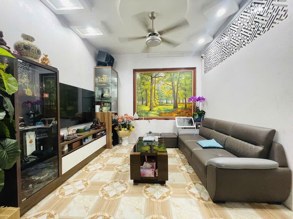 CHÍNH CHỦ CẦN BÁN GẤP NHÀ KIM MÃ PHỐ VIP BA ĐÌNH 50M X 5 TẦNG 11, 5 TỶ