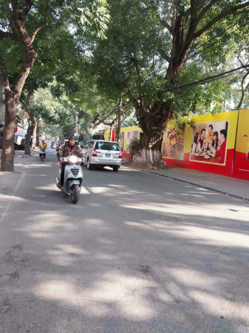 NHÀ HOÀNG HOA THÁM TT BA ĐÌNH GIÁP RANH TÂY HỒ, CẦU GIẤY MỚI KOONG THANG MÁY 9P FULL ĐỒ KHÉP KÍN DÒNG TIỀN 50 TRIỆU/ THÁNG.