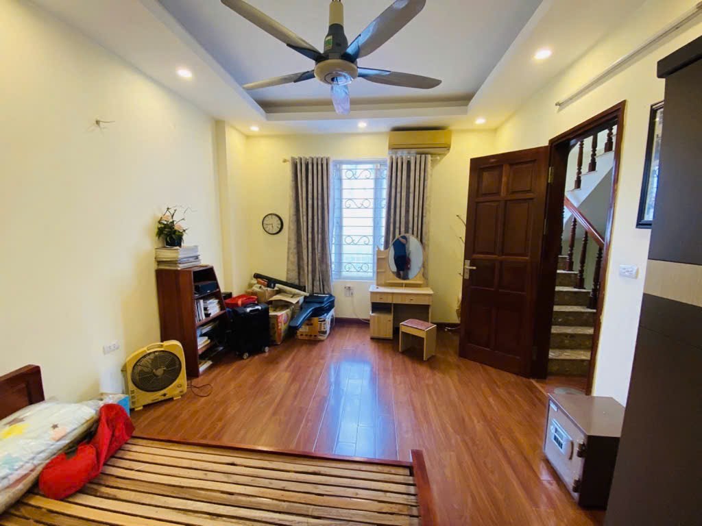 BÁN GẤP ĐÀO TẤN PHỐ VIP BA ĐÌNH GIÁP RANH CẦU GIẤY 42M X 5 TẦNG MT 6M 8 TỶ 2