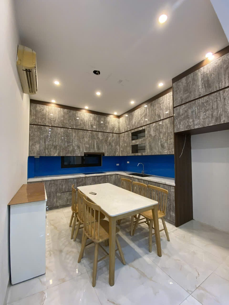 BÁN GẤP NHÀ ĐẸP ÂU CƠ TT TÂY HỒ FULL NỘI THẤT 43M X 4 TẦNG MT 4M 11 TỶ