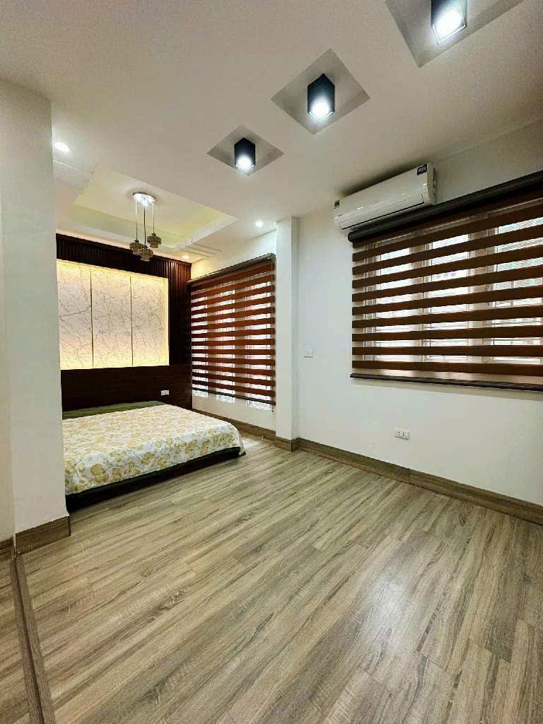 BÁN GẤP NHÀ ĐỘI CẤN TT BA ĐÌNH FULL NỘI THẤT 37M X 5 TẦNG MT 5,5M 11 TÝ