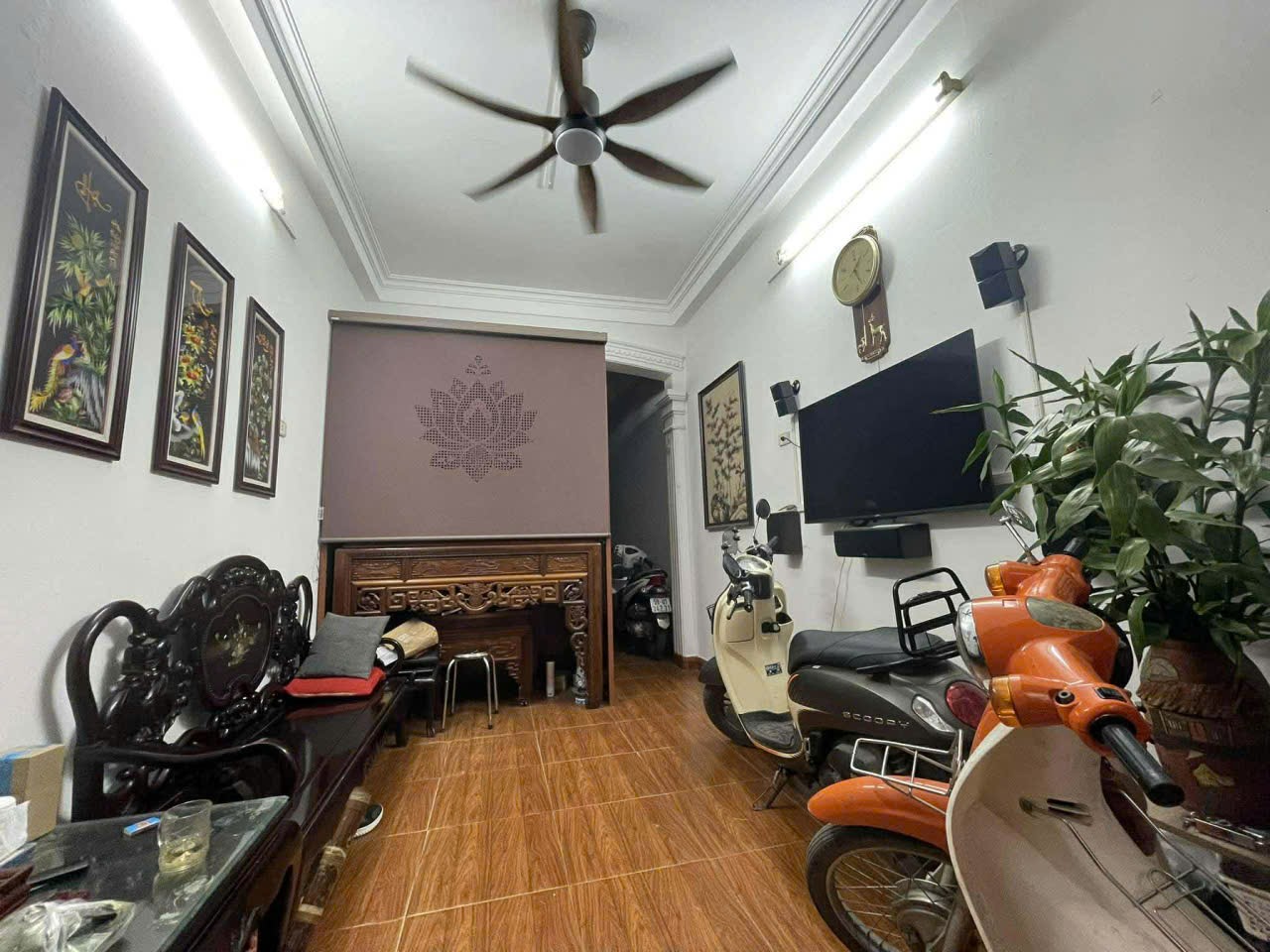 BÁN GẤP NHÀ TỨ LIÊN TT TÂY HỒ DÂN XÂY NGÕ NÔNG THÔNG CÁC NGẢ 42M X 4 TẦNG 8,3 TỶ