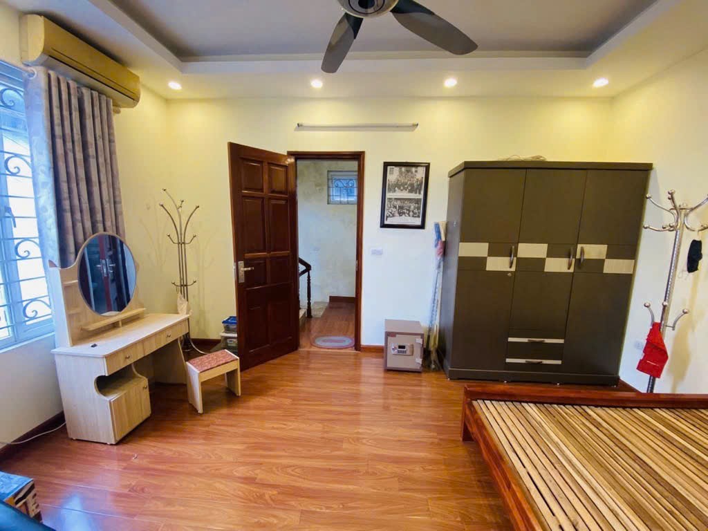 BÁN GẤP ĐÀO TẤN PHỐ VIP BA ĐÌNH GIÁP RANH CẦU GIẤY 42M X 5 TẦNG MT 6M 8 TỶ 2