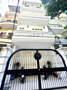BÁN GẤP NHÀ ĐỘI CẤN TT BA ĐÌNH GIÂP RANH CẦU GIẤY Ô TÔ KD 100M X 4 TẦNG MT 5,2M 25 TỶ