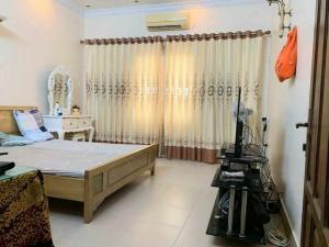 BÁN GẤP NHÀ MẶT PHỐ ĐỘI CẤN TT BA ĐÌNH FULL NỘI THẤT KD 40M X 5 TẦNG MT 4,5M 11 TỶ