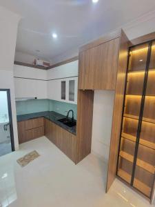 BÁN GẤP NHÀ ĐẸP THỤY KHUÊ TT TÂY HỒ FULL NỘI THẤT 30M X 5 TẦNG 5,75  TỶ