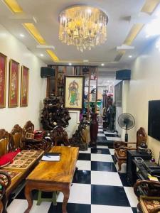 BÁN GẤP NHÀ ĐỘI CẤN TT BA ĐÌN  46M X 5 TẦNG 10,6 TỶ