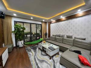 BÁN GẤP NHÀ ĐẸP ĐỘI CẤN BA ĐÌNH FULL NỘI THẤT Ô TÔ KD 50M X 5 TẦNG MT 4,3M 15 TỶ