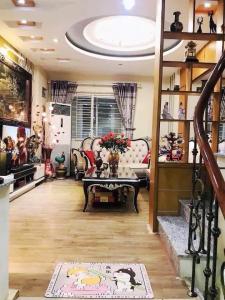 BÁN GẤP NHÀ ĐỘI CẤN TT BA ĐÌNH 40M X 5 TẦNG MT 4M NHỈNH 11 TỶ.