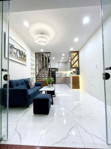 NHÀ HOÀNG HOA THÁM TT BA ĐÌNH GIÁP RANH TÂY HỒ, CẦU GIẤY 34M X 5 TẦNG MT 4M NHỈNH 9 TỶ.