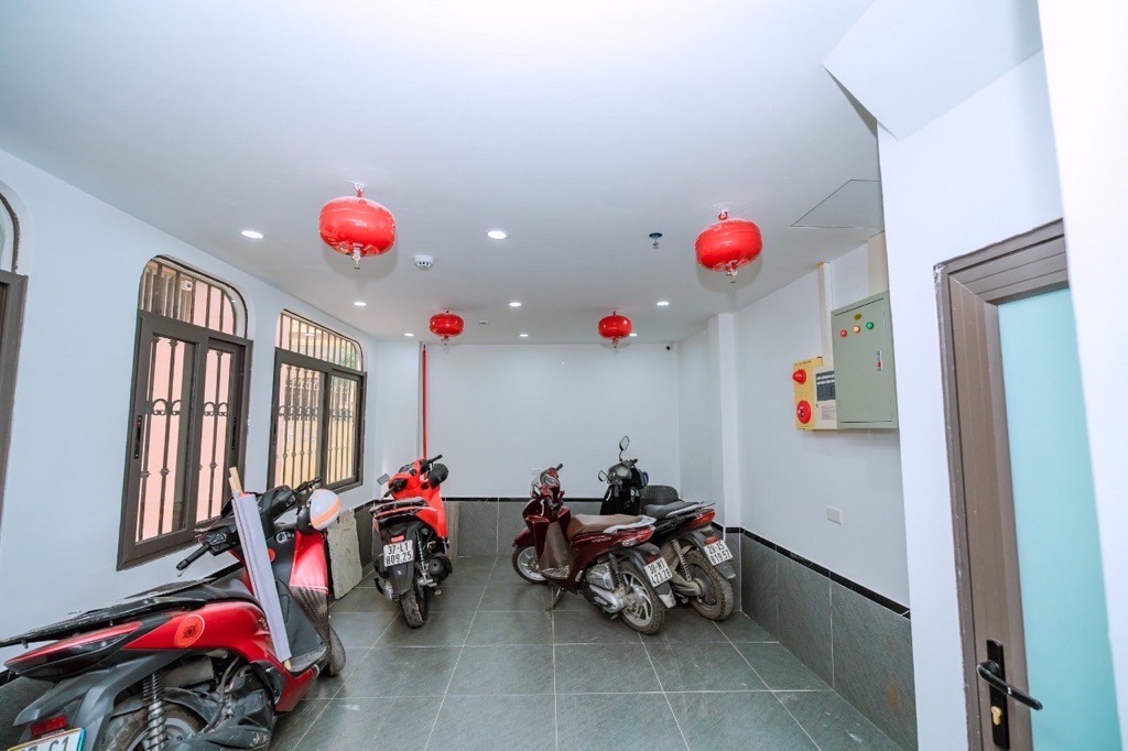 Bán nhà Dịch Vọng - Cầu Giấy 7 tầng , 15 phòng studio full nội thất , dòng tiền 90tr/ tháng , PCCC đầy đủ