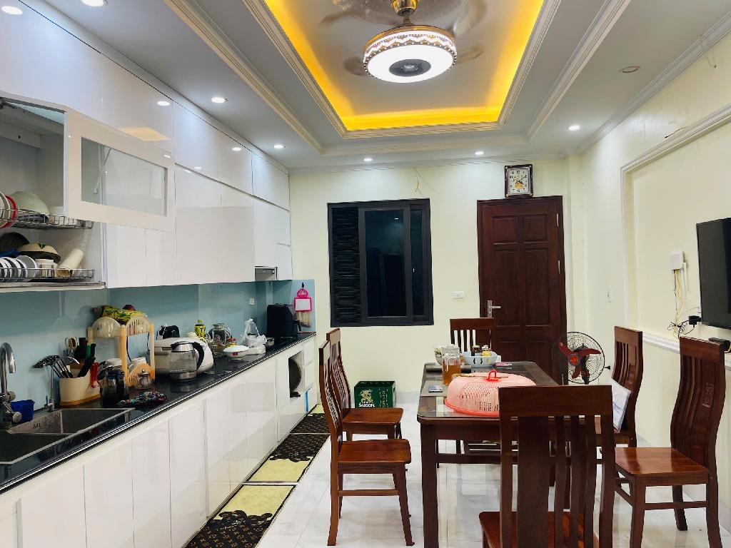 Bán nhà Phú diễn 70m2 , 7 tầng thang máy full nội thất, otoo đỗ cửa nhà