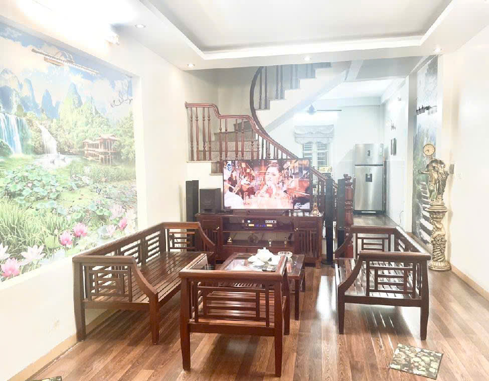 PHỐ TRUNG KÍNH 45M2, 13.5 TỶ  ĐẲNG CẤP, KINH DOANH, GARA, VỈA HÈ RỘNG