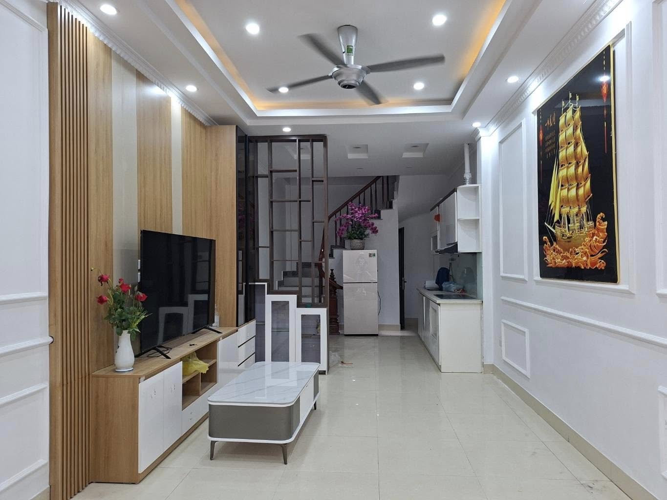 BÁN NHÀ ĐẸP ĐÀM QUANG TRUNG – 30M² x 5 TẦNG – CHỈ 6,5 TỶ – FULL NỘI THẤT, SỔ ĐỎ CHÍNH CHỦ
