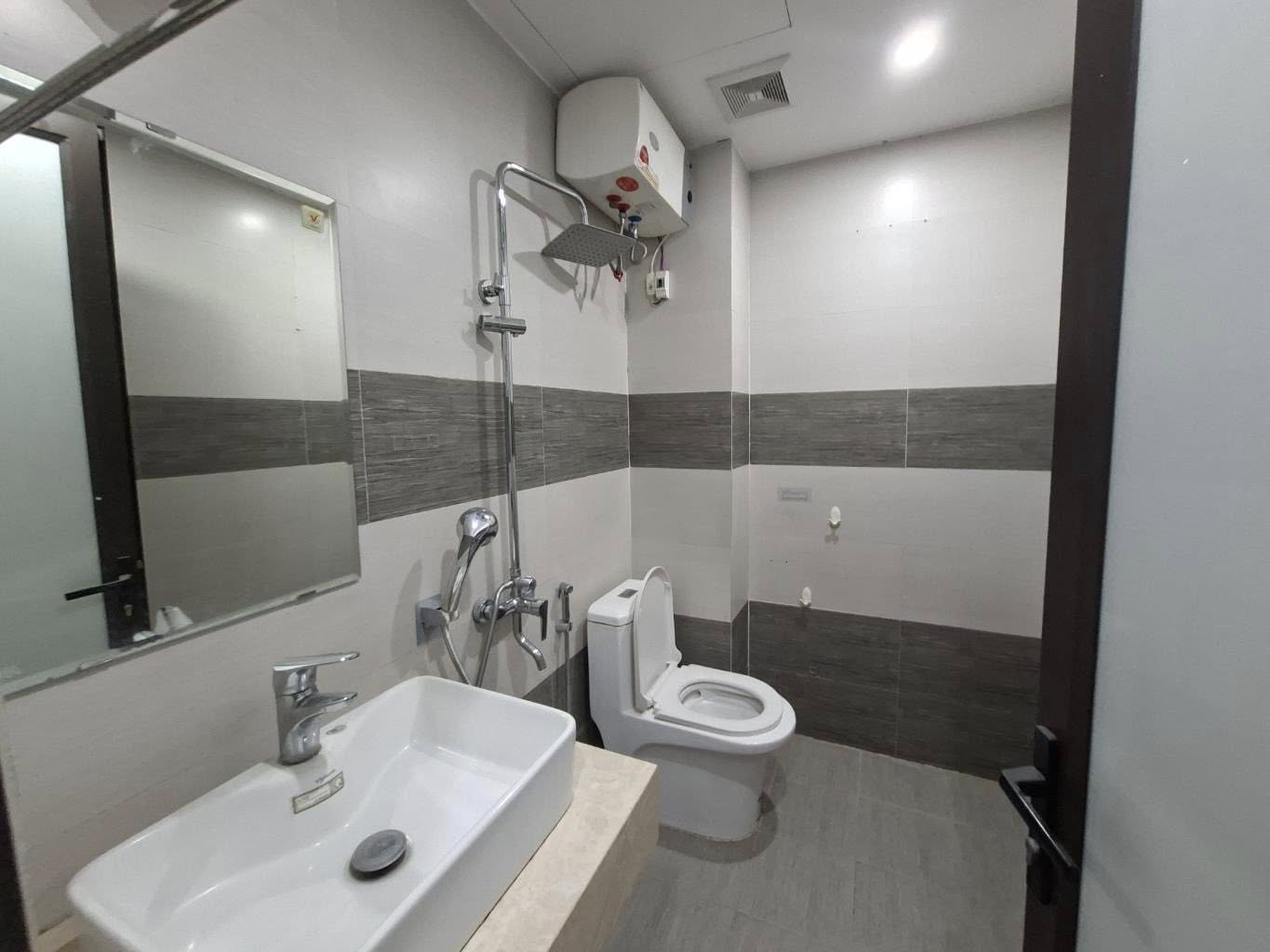BÁN NHÀ ĐẸP ĐÀM QUANG TRUNG – 30M² x 5 TẦNG – CHỈ 6,5 TỶ – FULL NỘI THẤT, SỔ ĐỎ CHÍNH CHỦ