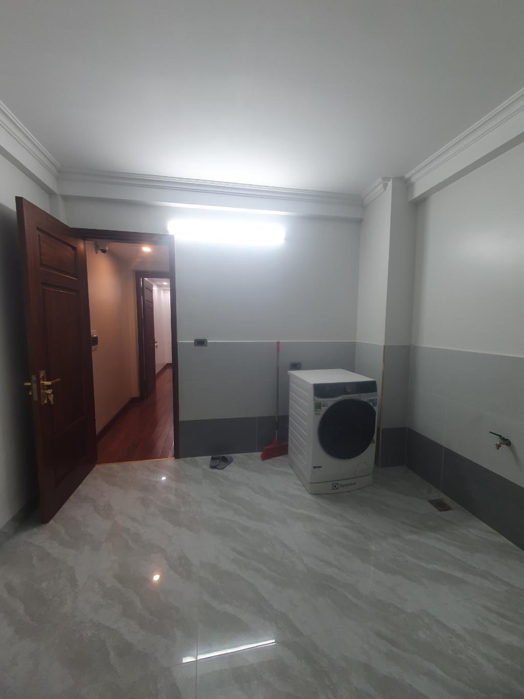 SIÊU PHẨM NHÀ PHÂN LÔ – MẶT NGÕ Ô TÔ TRÁNH – KINH DOANH ĐỈNH – TẶNG FULL NỘI THẤT GỖ