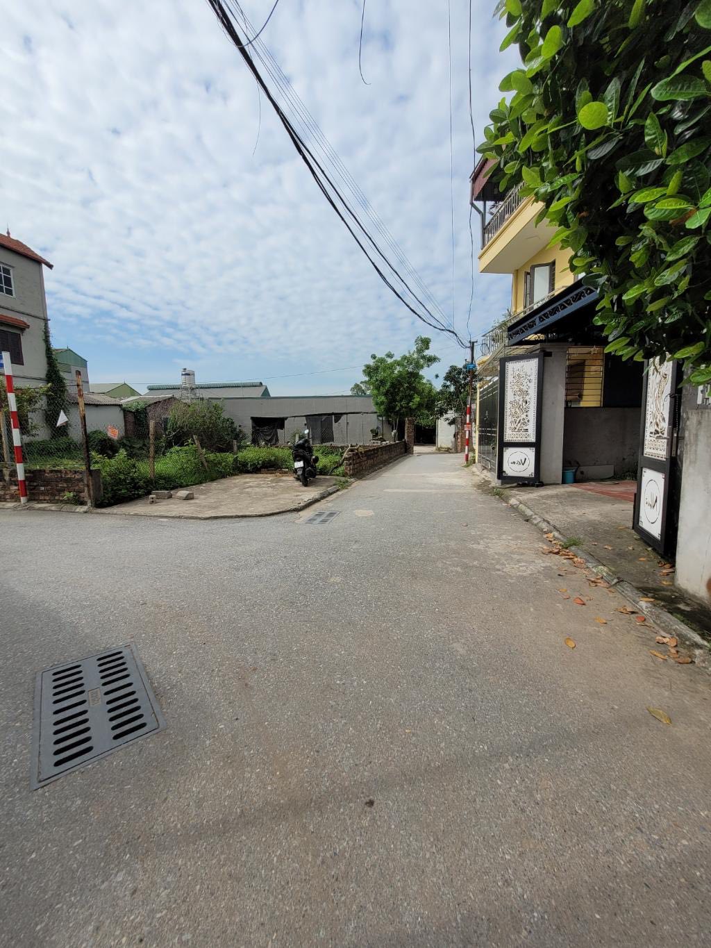 BÁN ĐẤT ĐẸP ĐÔNG DƯ – Ô TÔ VÀO TẬN NƠI – 40M² – CHỈ 2.8 TỶ – SỔ ĐỎ CHÍNH CHỦ