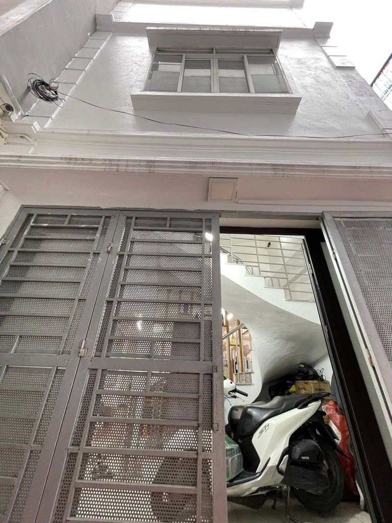 NHÀ ĐẸP ĐÔNG DƯ - SÂN VƯỜN - DÂN XÂY - FULL NỘI THẤT - DIỆN TÍCH RỘNG