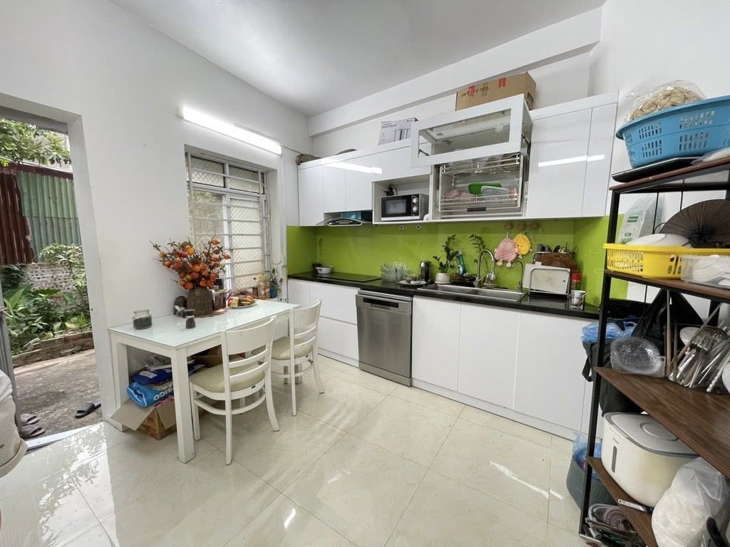 NHÀ ĐẸP ĐÔNG DƯ - SÂN VƯỜN - DÂN XÂY - FULL NỘI THẤT - DIỆN TÍCH RỘNG
