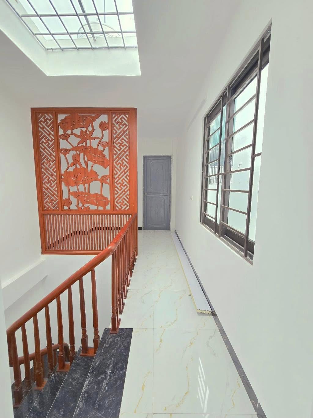 LÔ GÓC 3 MẶT THOÁNG - NHÀ MỚI ĐẸP - FULL NỘI THẤT VIP - GẦN AEON LONG BIÊN