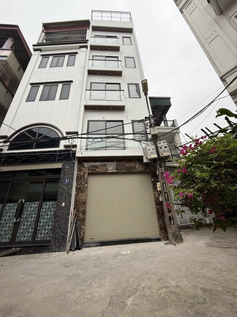 GARA Ô TÔ - THANG MÁY - GẦN AEON LONG BIÊN - VỊ TRÍ ĐẸP