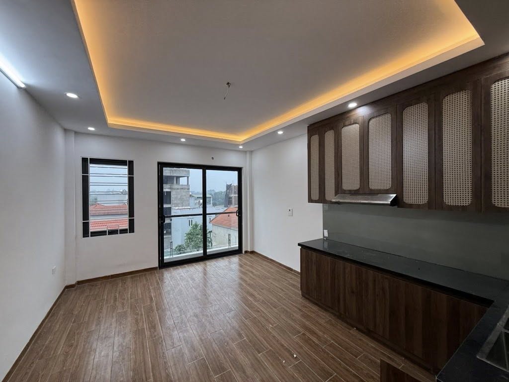GARA Ô TÔ - THANG MÁY - GẦN AEON LONG BIÊN - VỊ TRÍ ĐẸP