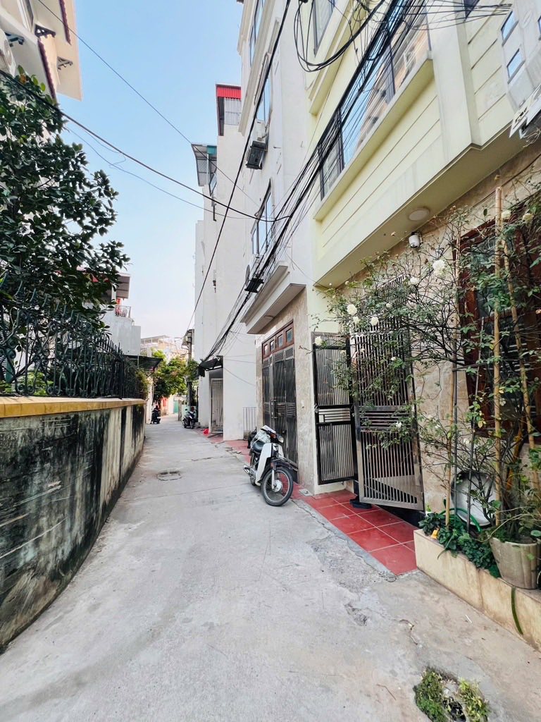 Bán nhà Cự Khối -Ô TÔ ĐỖ CỔNG - NỘI THẤT ĐẦY ĐỦ