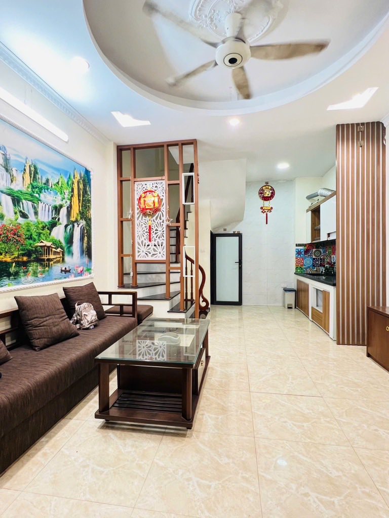 Bán nhà Cự Khối -Ô TÔ ĐỖ CỔNG - NỘI THẤT ĐẦY ĐỦ
