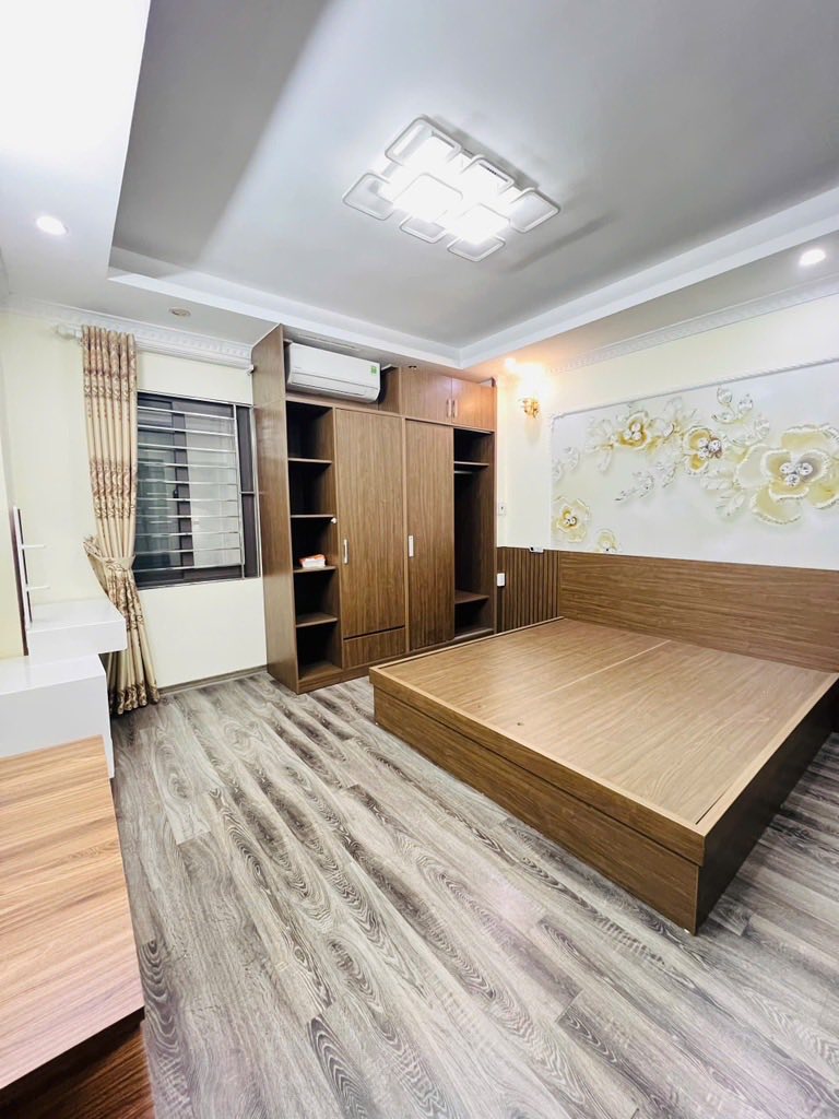 Bán nhà Cự Khối -Ô TÔ ĐỖ CỔNG - NỘI THẤT ĐẦY ĐỦ