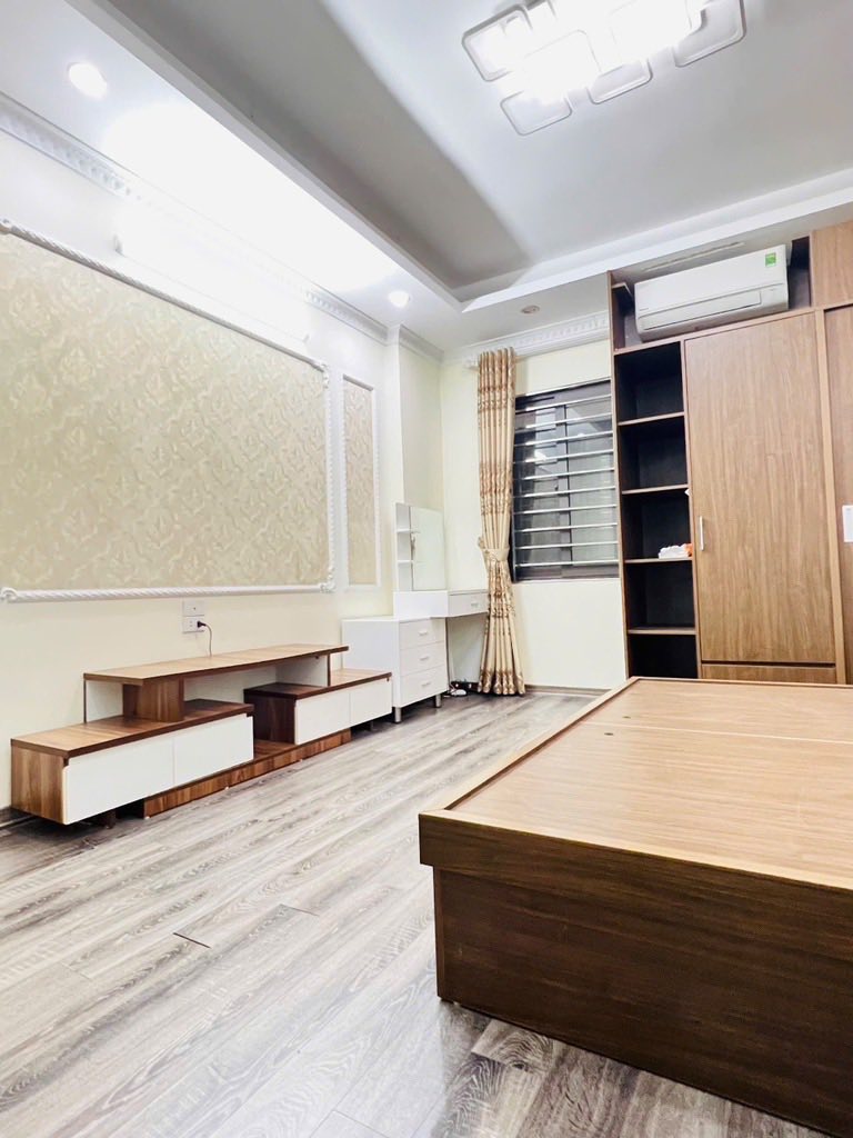Bán nhà Cự Khối -Ô TÔ ĐỖ CỔNG - NỘI THẤT ĐẦY ĐỦ