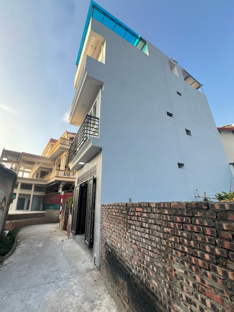 NHÀ ĐẸP CỰ KHỐI Ở NGAY  - Ô TÔ NHỎ ĐỖ CỬA - NGÕ THÔNG CẠNH VƯỜN HỒ