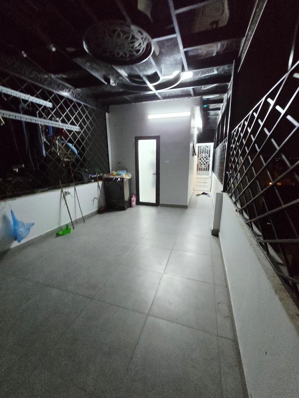 BÁN NHÀ GIANG BIÊN - 6tầng  - Gần Ô TÔ THÔNG -  NỘI THẤT ĐẸP