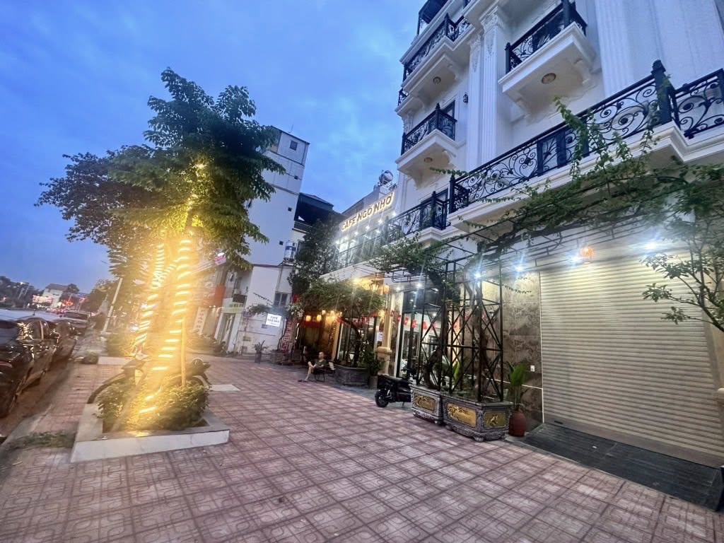 Bán nhà Bồ Đề - Long Biên 5Tầng - Lô Góc - Đầy Đủ Nội Thất