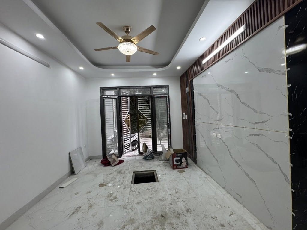 Nhà Mới Đông Dư 38m 5tầng - Oto đỗ cổng - Nhỉnh 4tỷ
