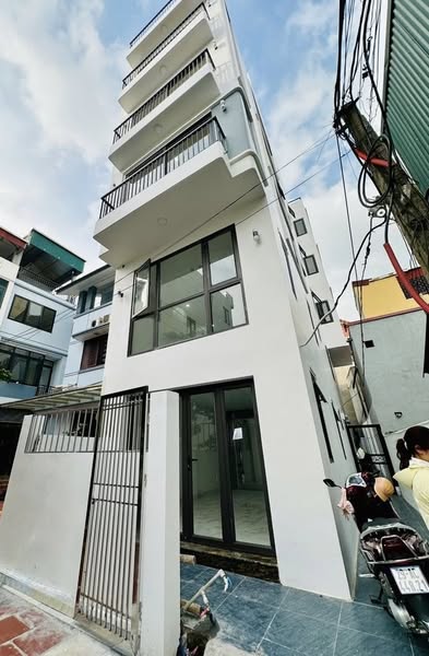 NHÀ MỚI Vũ Xuân Thiều 6Tầng x 40m - THANG MÁY - NGÕ NÔNG - Ở SƯỚNG