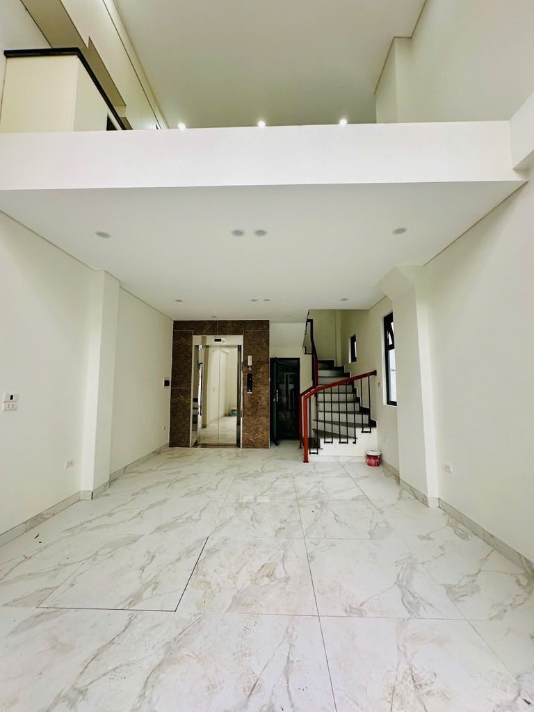 NHÀ MỚI Vũ Xuân Thiều 6Tầng x 40m - THANG MÁY - NGÕ NÔNG - Ở SƯỚNG