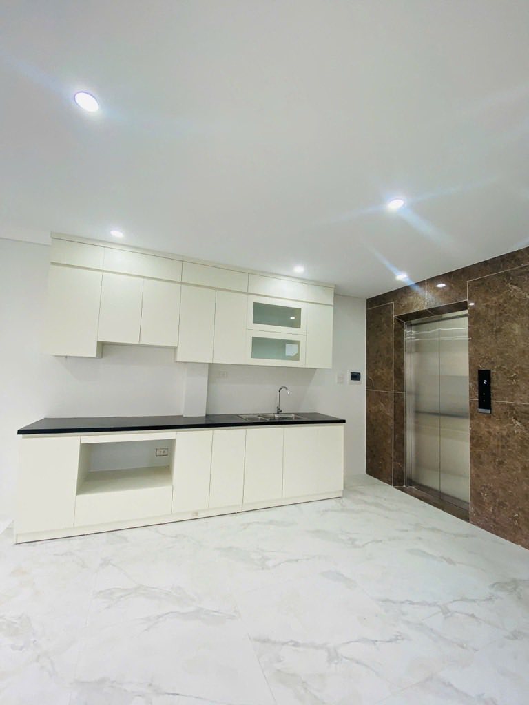 NHÀ MỚI Vũ Xuân Thiều 6Tầng x 40m - THANG MÁY - NGÕ NÔNG - Ở SƯỚNG