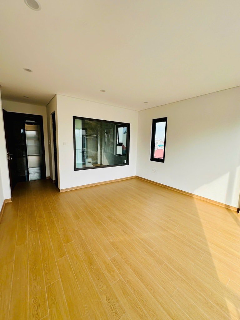 NHÀ MỚI Vũ Xuân Thiều 6Tầng x 40m - THANG MÁY - NGÕ NÔNG - Ở SƯỚNG