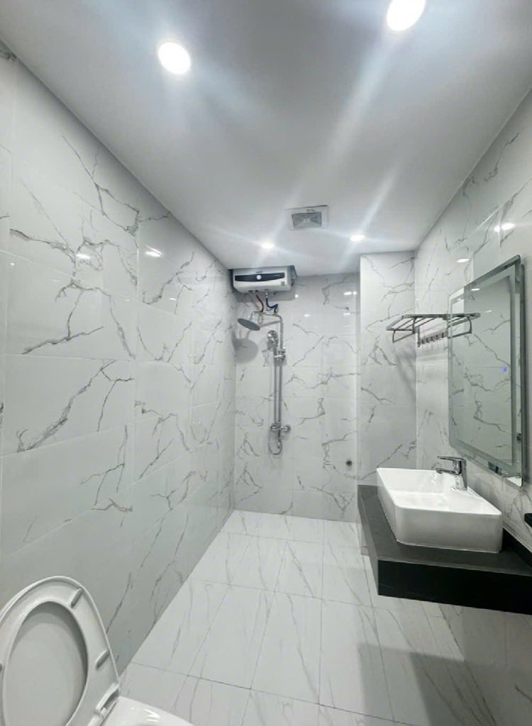 Nhà mới Bồ Đề 5Tầng - ÔTô - Kinh Doanh - Gần Hồ - Đầy đủ Nội Thất