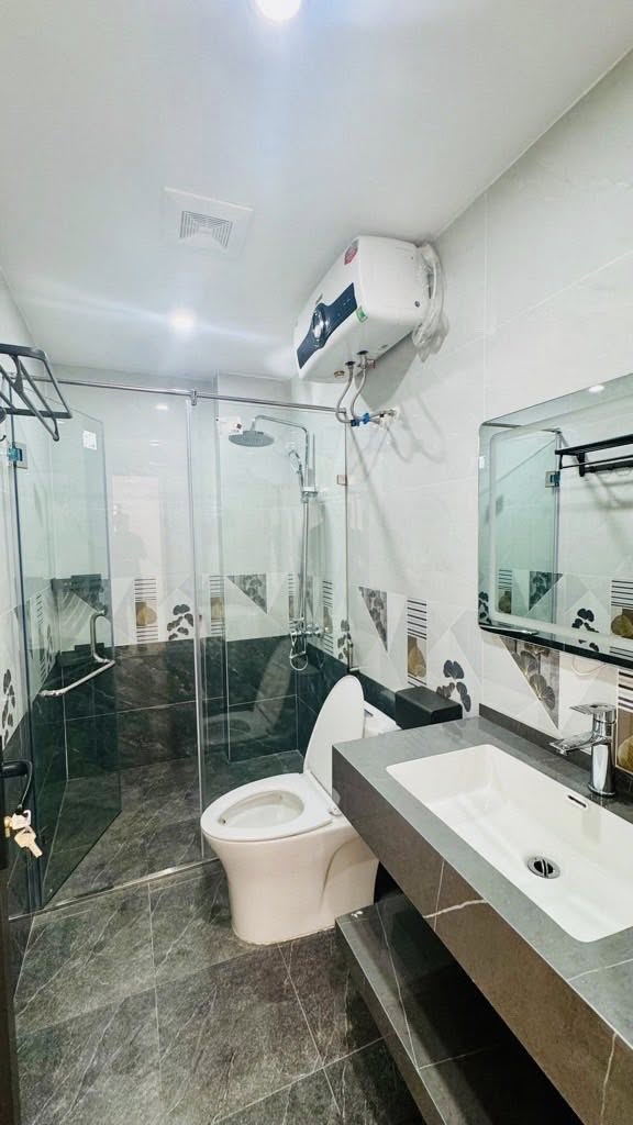 Nhà mới VIỆT HƯNG - LONG BIÊN 40m 5tầng Nội thất cơ bản - gần oto tránh - nhỉnh 6tỷ