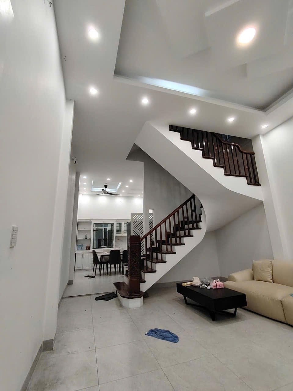 Bán nhà Ngọc Lâm - Long Biên 52m 5tầng - oto tránh vỉa hè - Ngõ Thông - Kinh Doanh - Nhỉnh 14tỷ