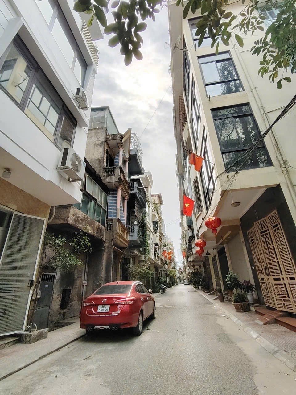 Bán nhà Ngọc Lâm - Long Biên 52m 5tầng - oto tránh vỉa hè - Ngõ Thông - Kinh Doanh - Nhỉnh 14tỷ