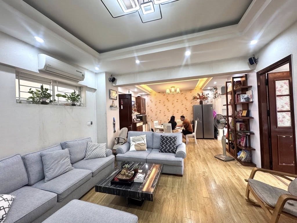 Bán chung cư CT20D KĐT VIỆT HƯNG 102m 3pn2vs Giá 5,4tỷ