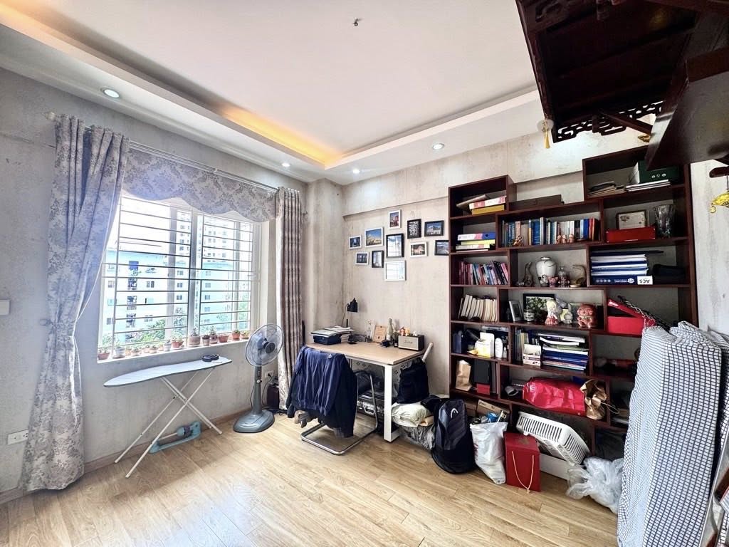 Bán chung cư CT20D KĐT VIỆT HƯNG 102m 3pn2vs Giá 5,4tỷ