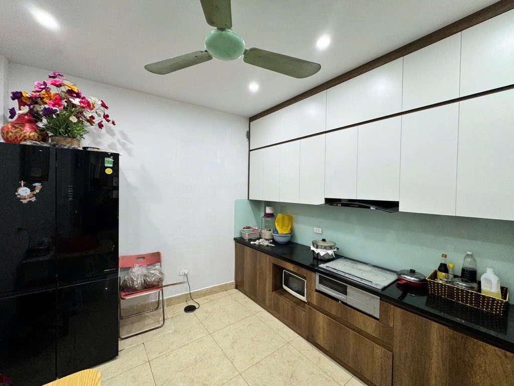 NHÀ ĐẸP ĐÔNG DƯ 48m 3tầng - ĐỦ CÔNG NĂNG -Ô TÔ ĐỖ CỔNG - 6,75tỷ