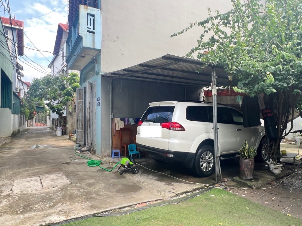 Bán đất Cự Khối - Long Biên 41m - Oto 7chỗ - Ngõ Nông - Vuông vắn